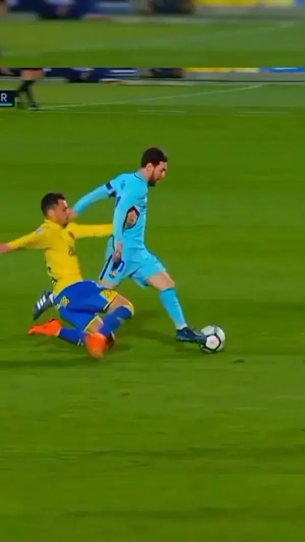 messi freekick