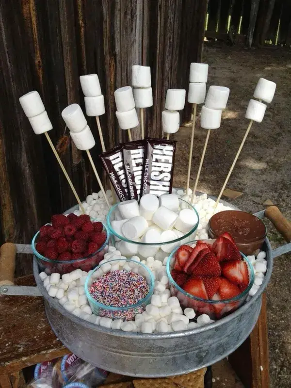 Add some fun to your outdoor party 🎉