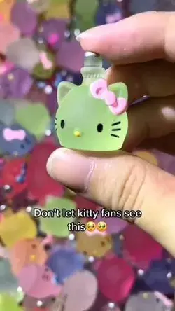 Don't let Hellokitty fans see this  ❤🐱