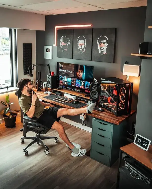 Featured Desk Setups - Setupedia