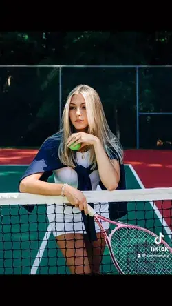 TENNIS COURT VOGUE