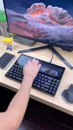 What do you think about this multifunctional touchscreen keyboard? 😍