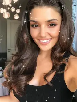 Hande Erçel Cute Smile Loop Video