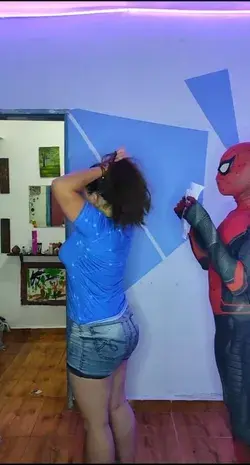 🎵Homem-aranha, homen-aranha ele não bate só apanha♪😂