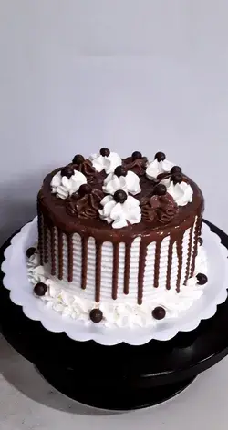 Cream cake with chocolate 🍫✨