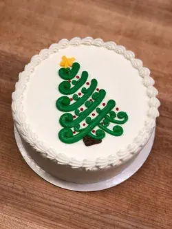 Deck the Halls and Your Dessert Table with Christmas Cake Inspiration