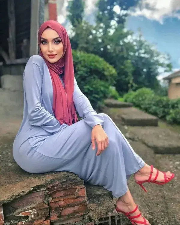 Queen 👑 Of Baddie 🔥 Hijabstyle Outfit Idea | Sarii Kubraa 🇹🇷