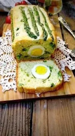 Plumcake salato con asparagi e uova