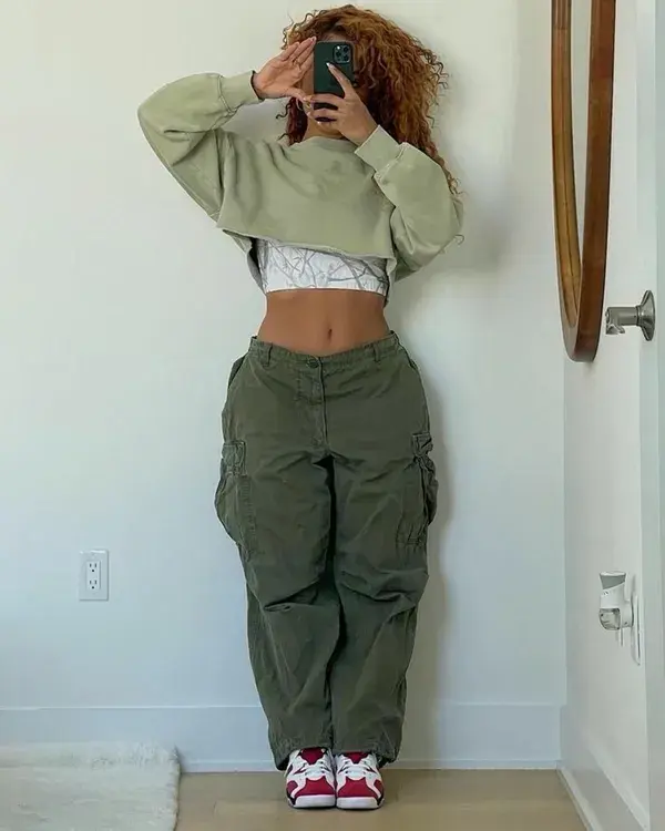 Cropped hoodie outfit inspo