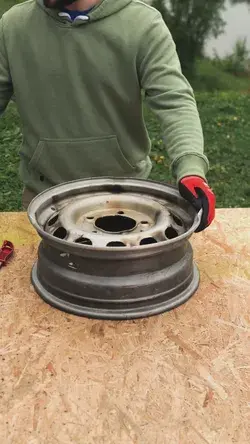 You don't need an axe with this amazing handmade wood splitter