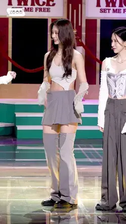 SET ME FREE' (TWICE TZUYU FanCam)  Inkigayo 230319