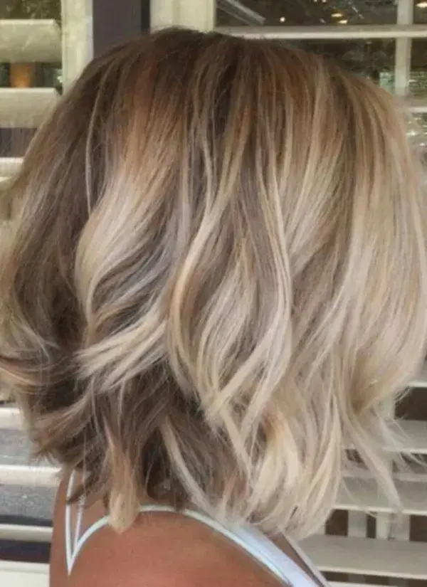 Pin by Katie Brazington on BEAUTIFUL OBSESSION | Medium length wavy hair, Balayage hair, Thick hair styles