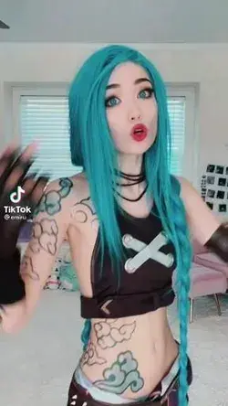 Jinx cosplay by: @emiru on tik tok