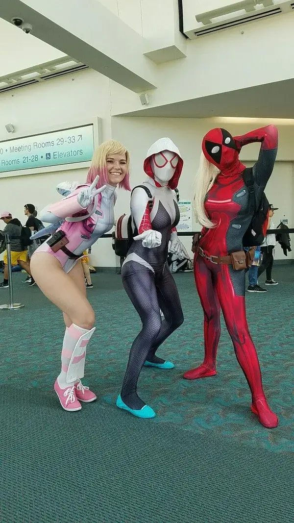 Spider Gwen, Gwenpool, Lady Deadpool Cosplay. San Diego Comic Con 2019