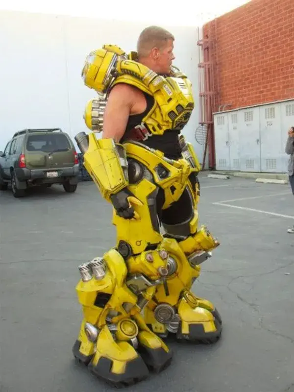 FireFall Yellow Full Body Armor This has been made by the dude who made the original Predator suit..! | Robot design, Armor concept, Armor