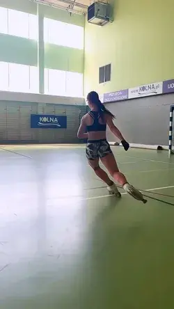 Jumping Roller girl Прыжки на роликах