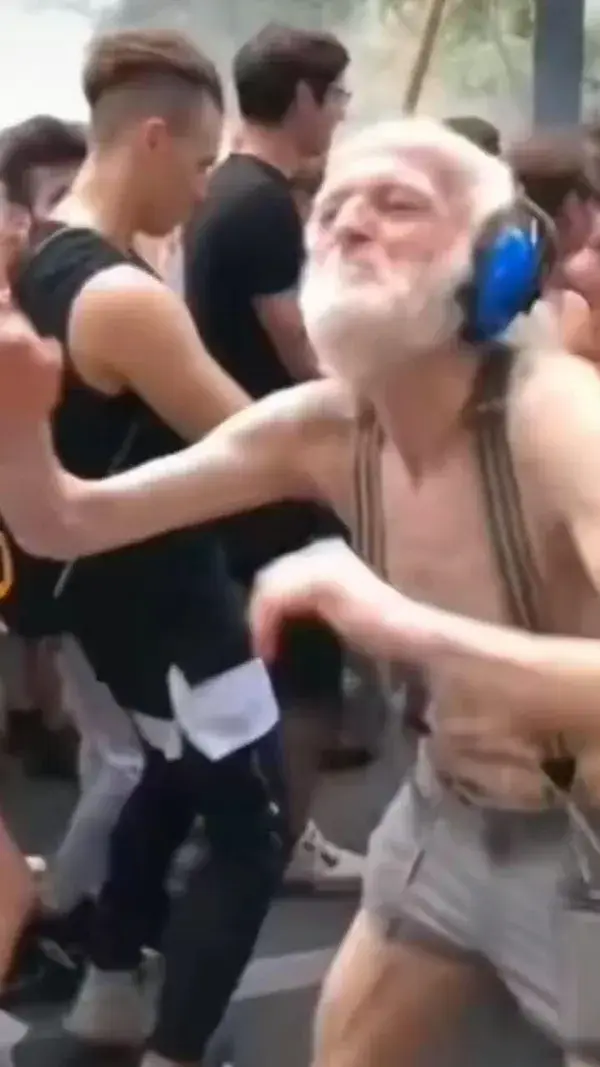 🤣 Let the Party Start !🤣 [Vídeo] | Videos para rir, Videos para rir muito, Videos engraçados para rir