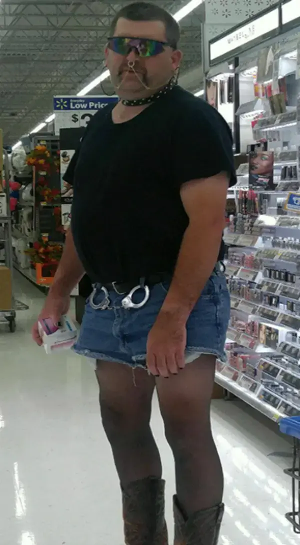 www.peopleofwalmart.com