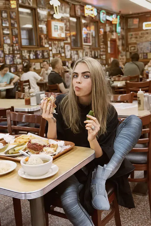 yeahcaradelevingne.tumblr.com