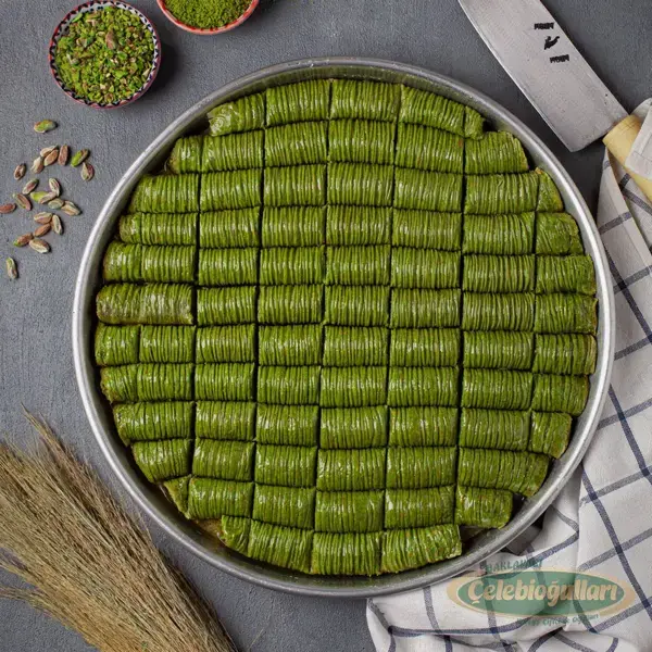 Celebiogullari | Antep Pistachio Wrap Baklava - 2.2 lb (1 KG)