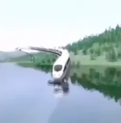 Amazing Water Train