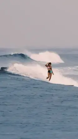 📼Billabong Womens | Surfing The Maldives [2min]