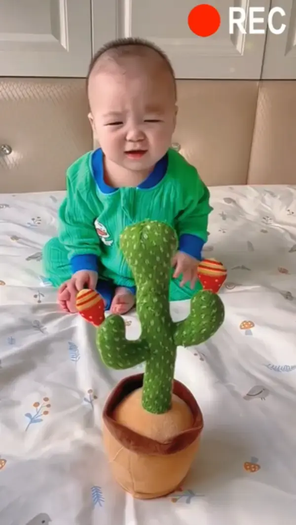 Another raection of the the infamous cactus toy (i you want the item please check my bio link)