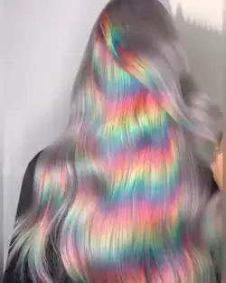 Obsessed with this undercover rainbow hair 🌈. 📸 kseniakisavna